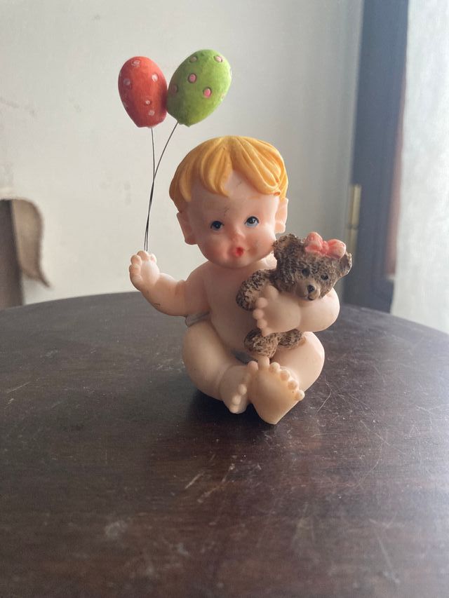 Statuina decorativo bimbo palloncino
