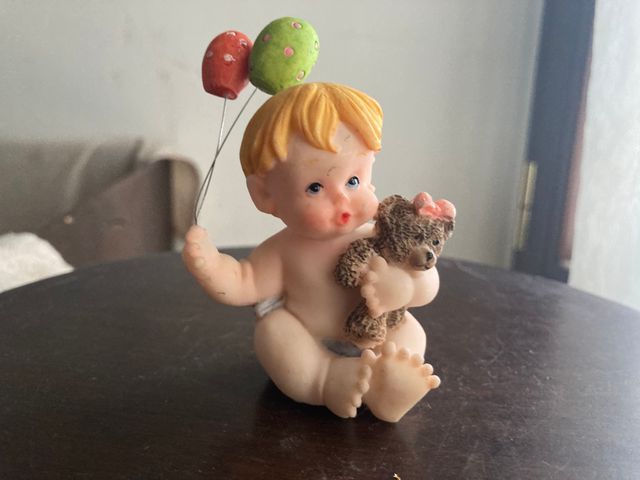 Statuina decorativo bimbo palloncino