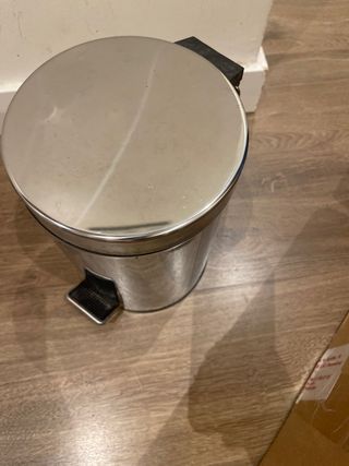 Cubo basura de acero