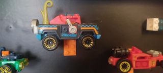 Quadro da collezione Lego e Hot Wheels artigianale