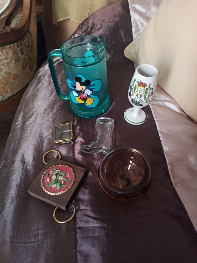 Adornos, Jara Miki, copita Betis, cenicero etc