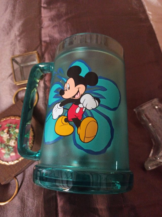 Adornos, Jara Miki, copita Betis, cenicero etc