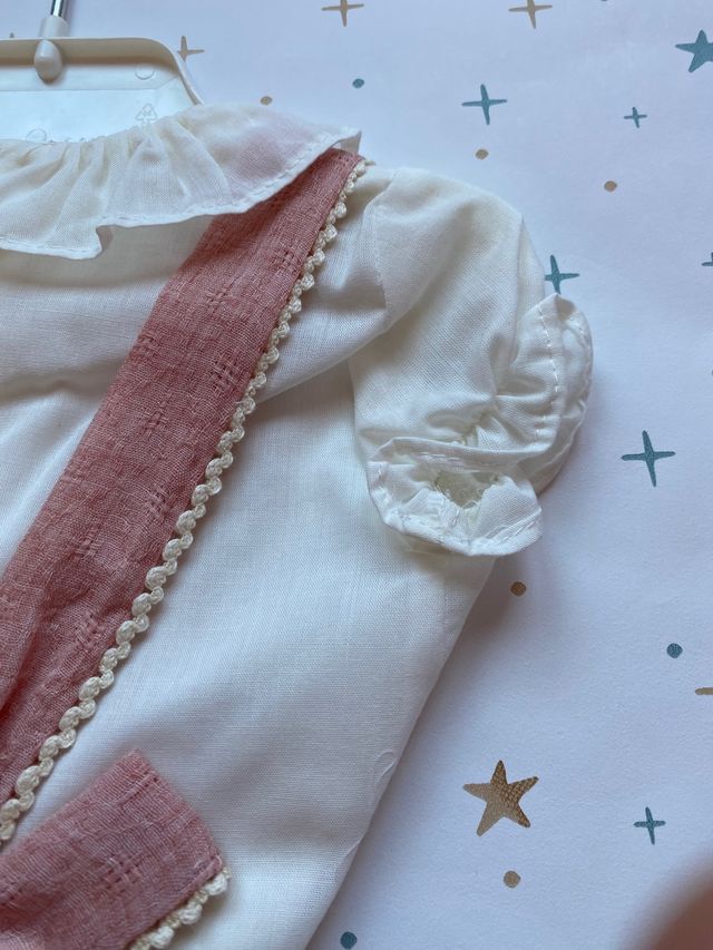 Conjunto ranita bebé niña de Marta y Paula