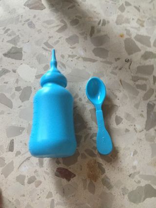 Gorro y bufanda de bebé+biberón y cuchara