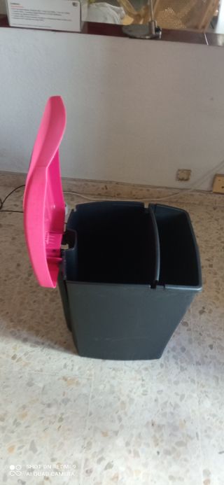 Cubo de basura con pedal. 50 litros (30 + 10)
