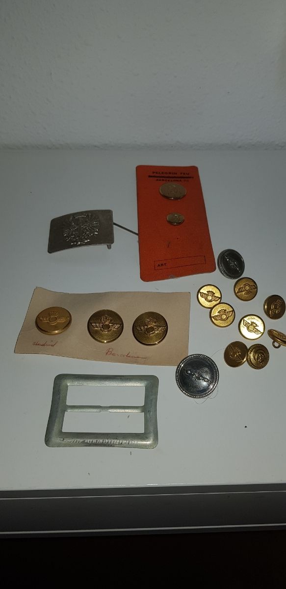 Antiguos botones militares