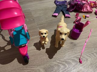 Barbies, ken, perros y accesorios