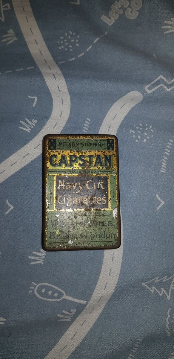 Antiguas cajas metálicas