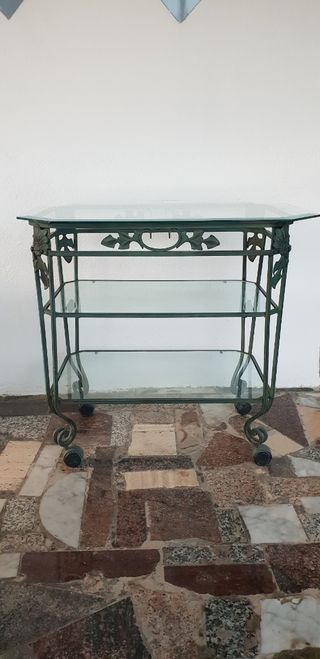 Mesa auxiliar de forja y cristal