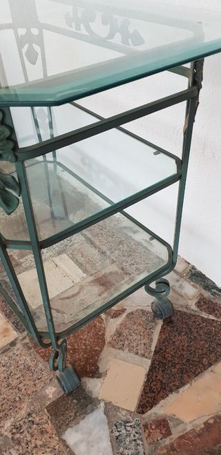 Mesa auxiliar de forja y cristal