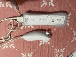 Wii + mandos + 3 juegos