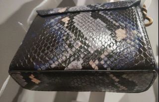 Minibandolera Piton Azul Guess