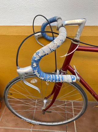 bicicleta antigua carretera