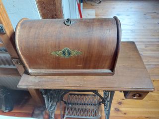 Maquina de coser singer