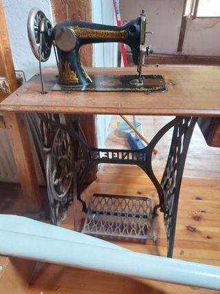 Maquina de coser singer