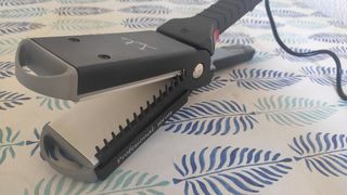Plancha de pelo Jata