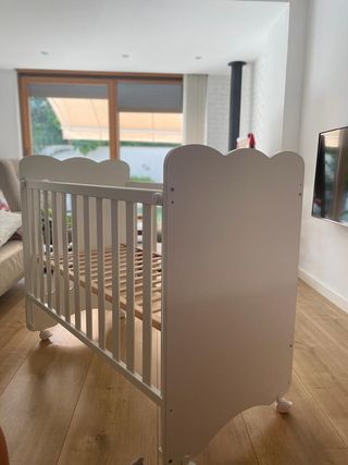 Cuna madera blanca