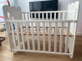 Cuna madera blanca