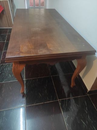 Mesa de madera antigua extensible