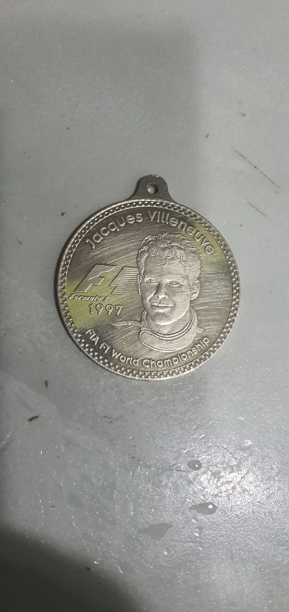 Medalla jacques villeneueve