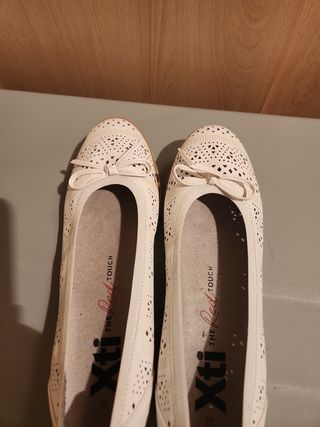 Zapatos blancos Xti, talla 40