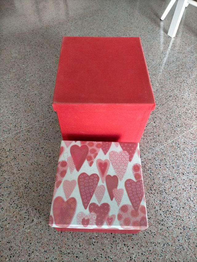 Cajas rojas decorativas almacenaje