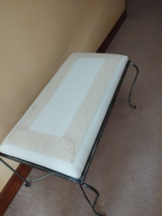 Cama de forja con dosel