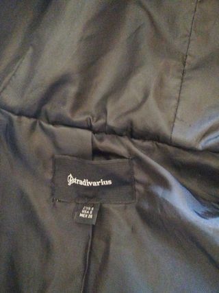 Abrigo negro Stradivarius