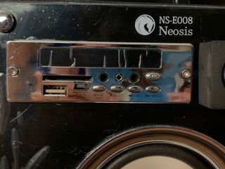 Altavoz digital + micrófono.