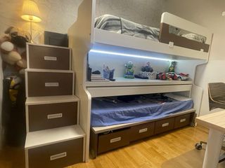 Dormitorio juvenil Camas con escritorio y cajones