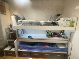 Dormitorio juvenil Camas con escritorio y cajones