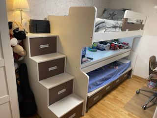 Dormitorio juvenil Camas con escritorio y cajones