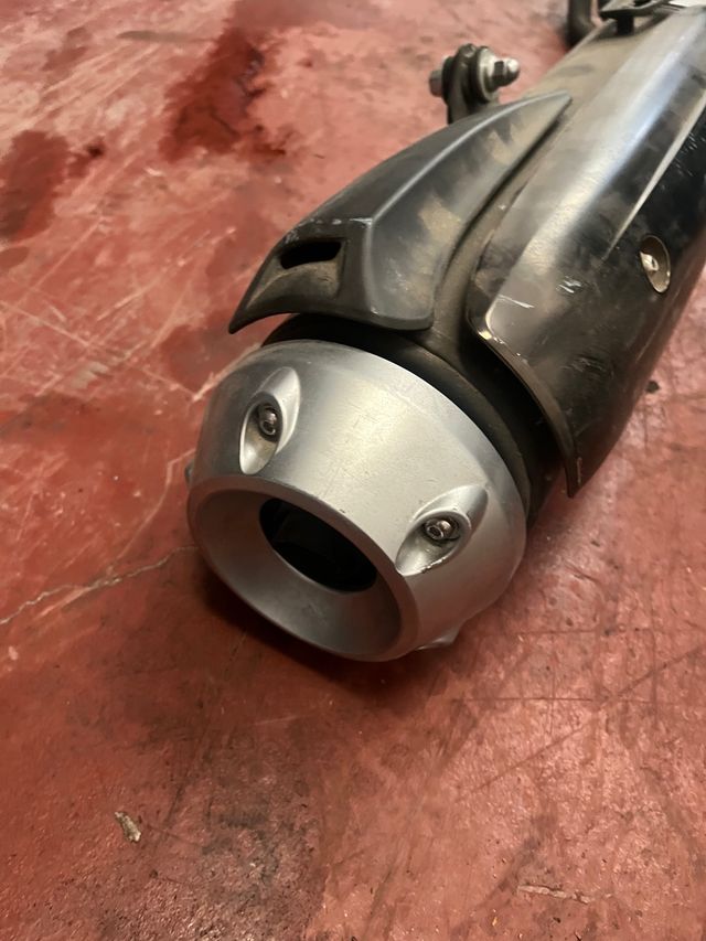 tubo escape TMax 530