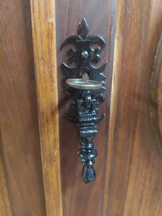 Alacena antigua con bonitas tallas