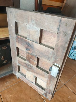 mueble nogal artesano antiguo