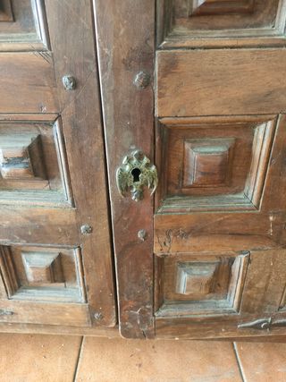 mueble nogal artesano antiguo