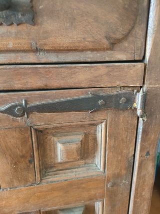 mueble nogal artesano antiguo