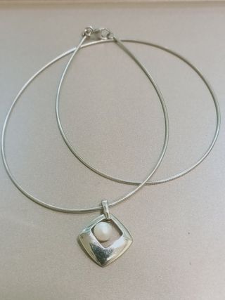 Collar oro blanco con perlita