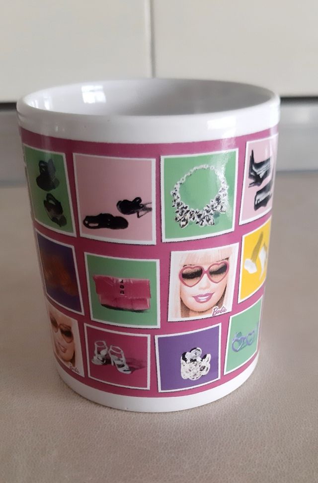 Taza Barbie