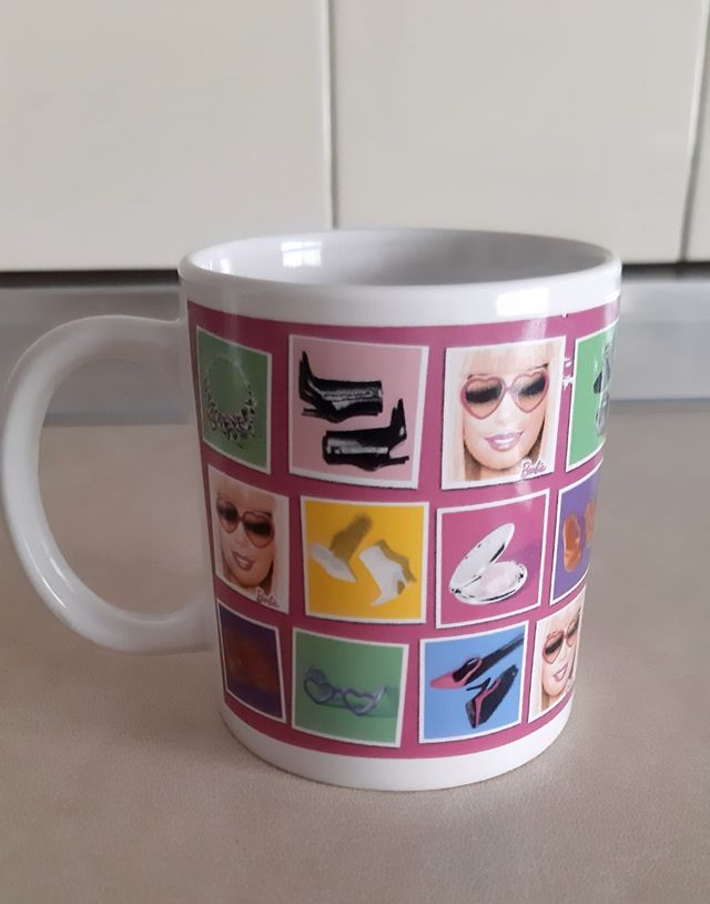 Taza Barbie