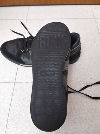 Bambas. Talla 42. Bikkembergs
