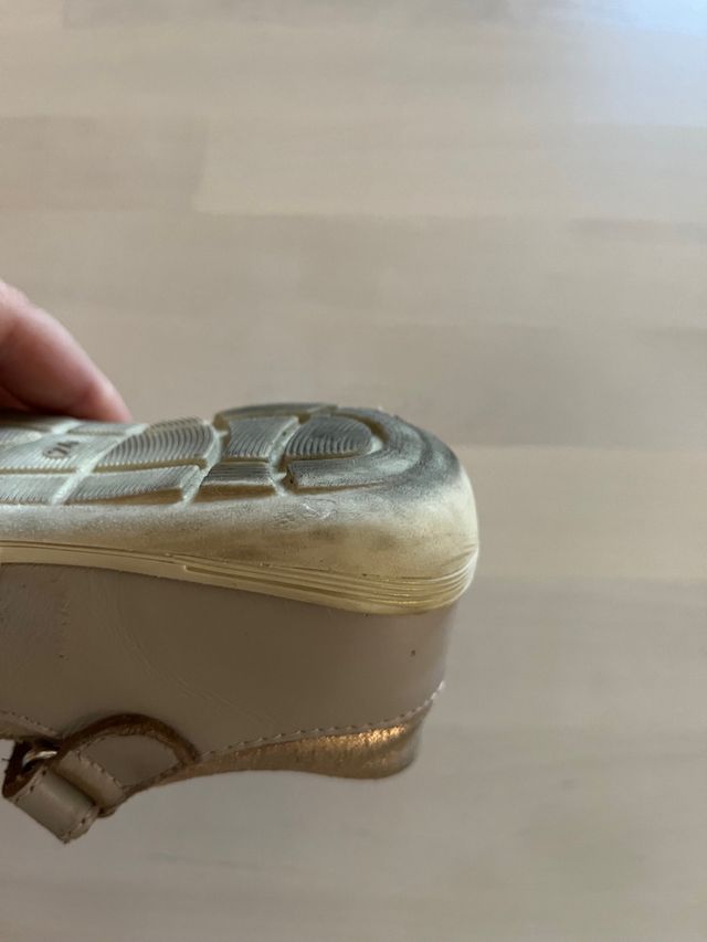 Lote zapatos y zapatillas niña. Talla 24