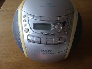 RADIO CASSETTE y CD Sony