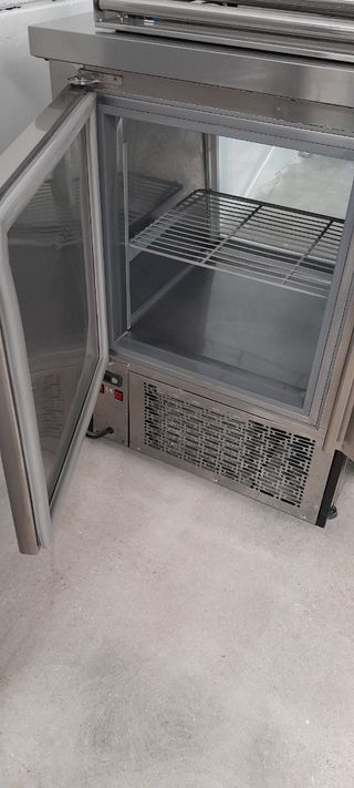 Vitrina refrigerada infrico cerrada 2m