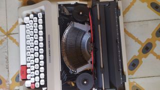 Máquina de escribir antigua