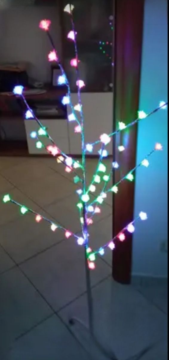 Piantana fiori bianchi stelo argento ,