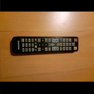 ⭐VENDO COMBO: TV SAMSUNG37 + MESA/MESÓN/ESCRITORIO
