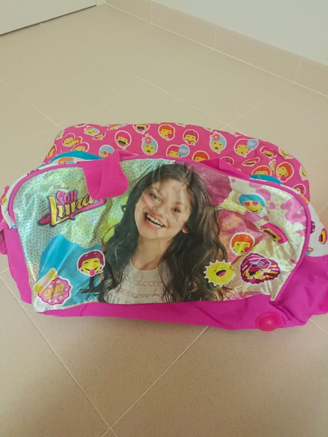 Maleta y bolsa de viaje de Elsa y Ana