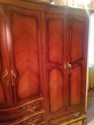 Armario de madera