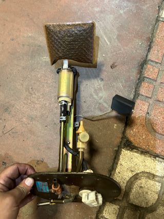 Bomba gasolina y aforador subaru impreza wrx 2006